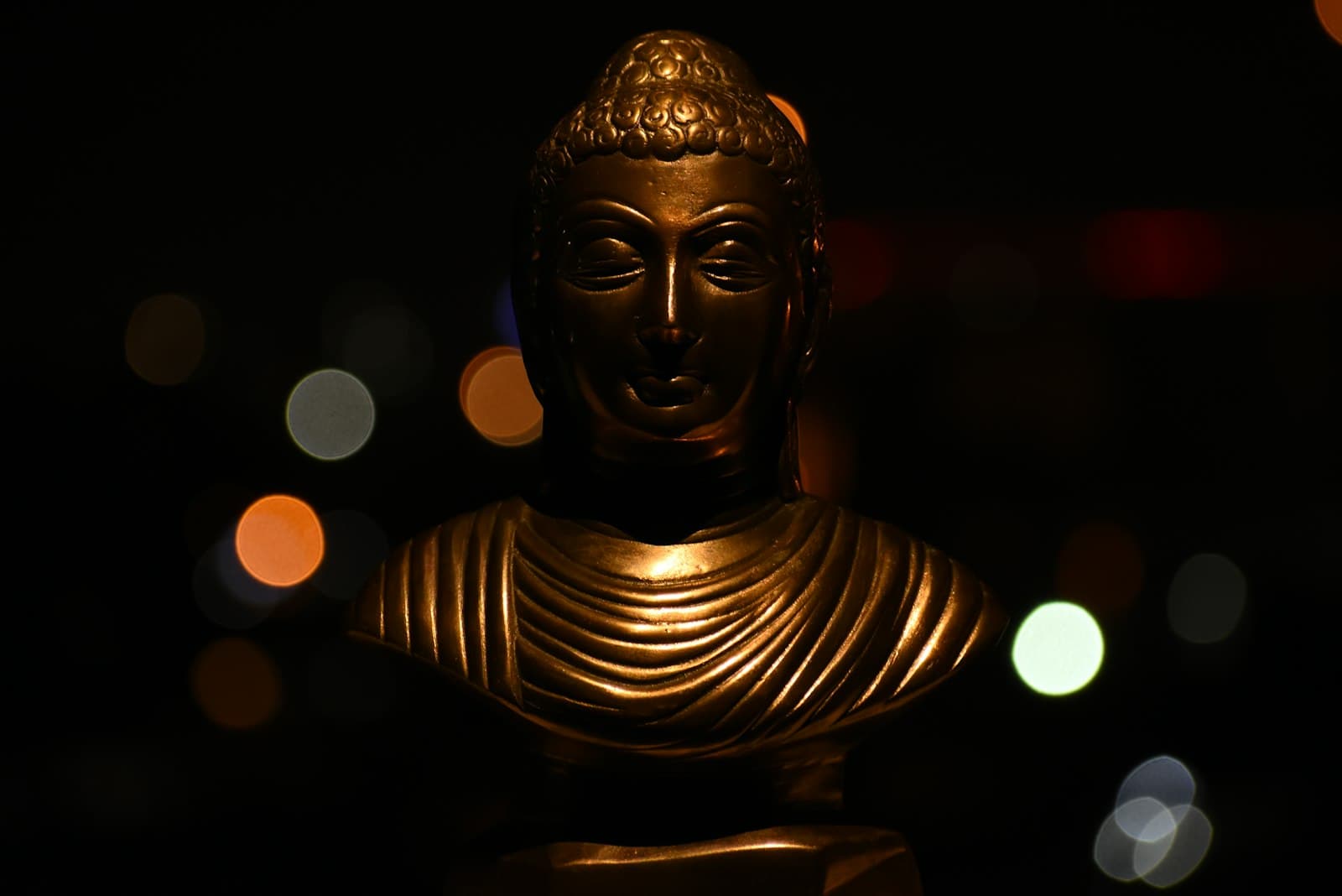 सुनहरा बुद्ध शीर्ष